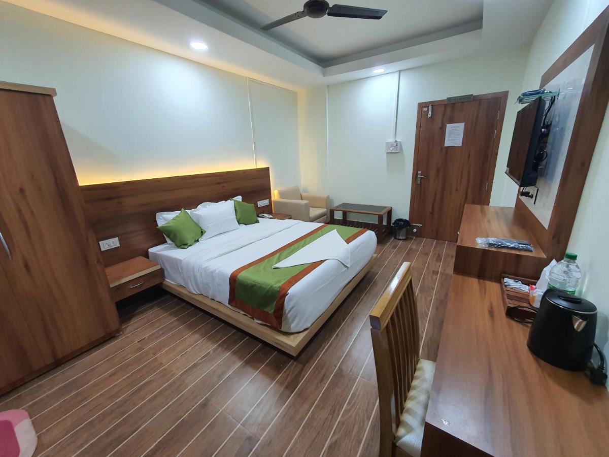 Hotel Deo Volente Sivasagar Bagian luar foto