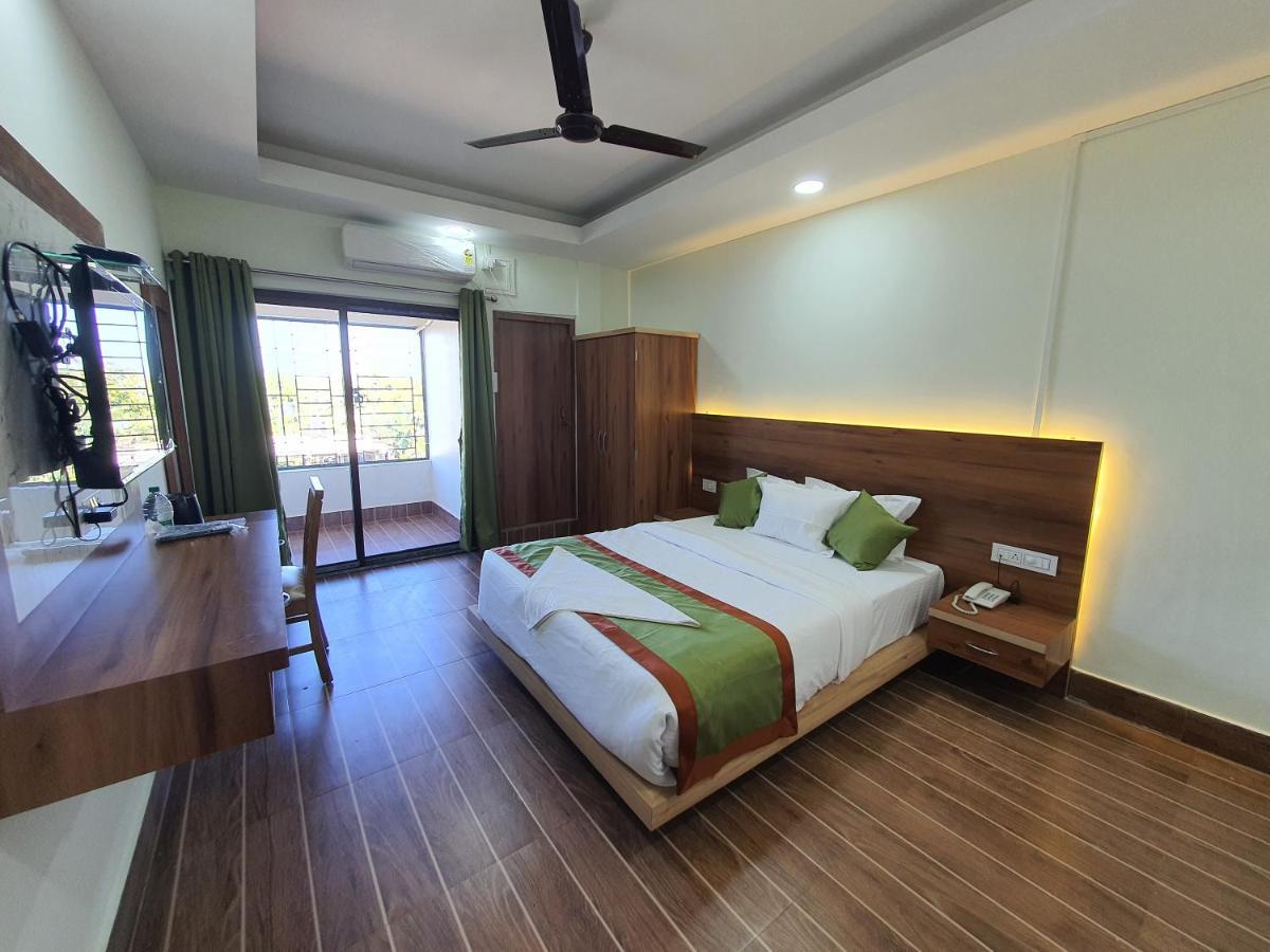 Hotel Deo Volente Sivasagar Bagian luar foto