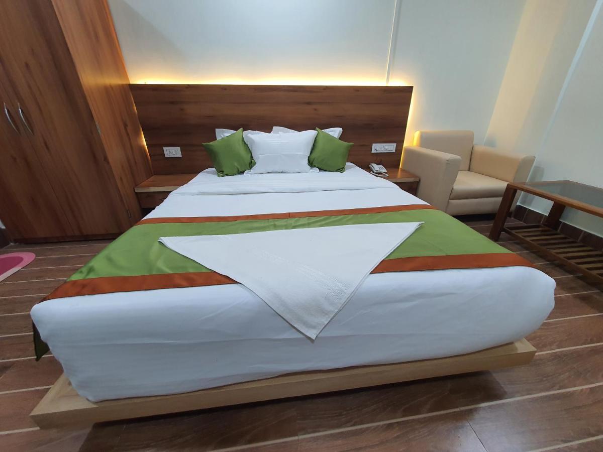 Hotel Deo Volente Sivasagar Bagian luar foto