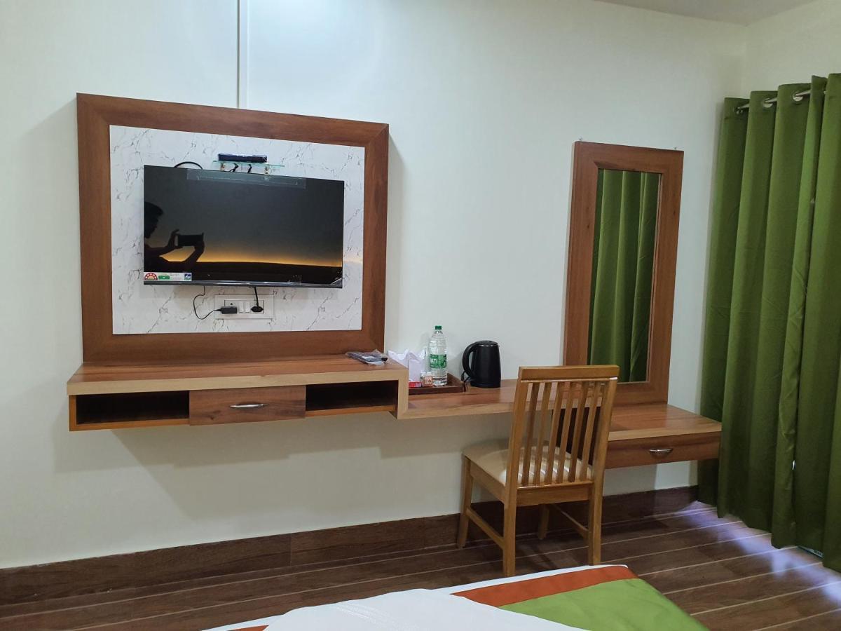 Hotel Deo Volente Sivasagar Bagian luar foto