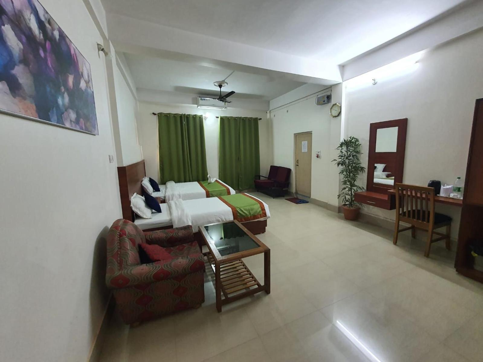 Hotel Deo Volente Sivasagar Bagian luar foto