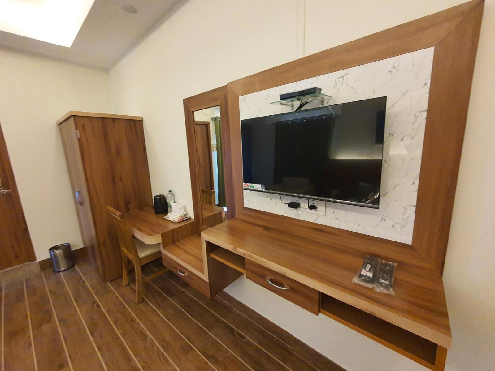 Hotel Deo Volente Sivasagar Bagian luar foto